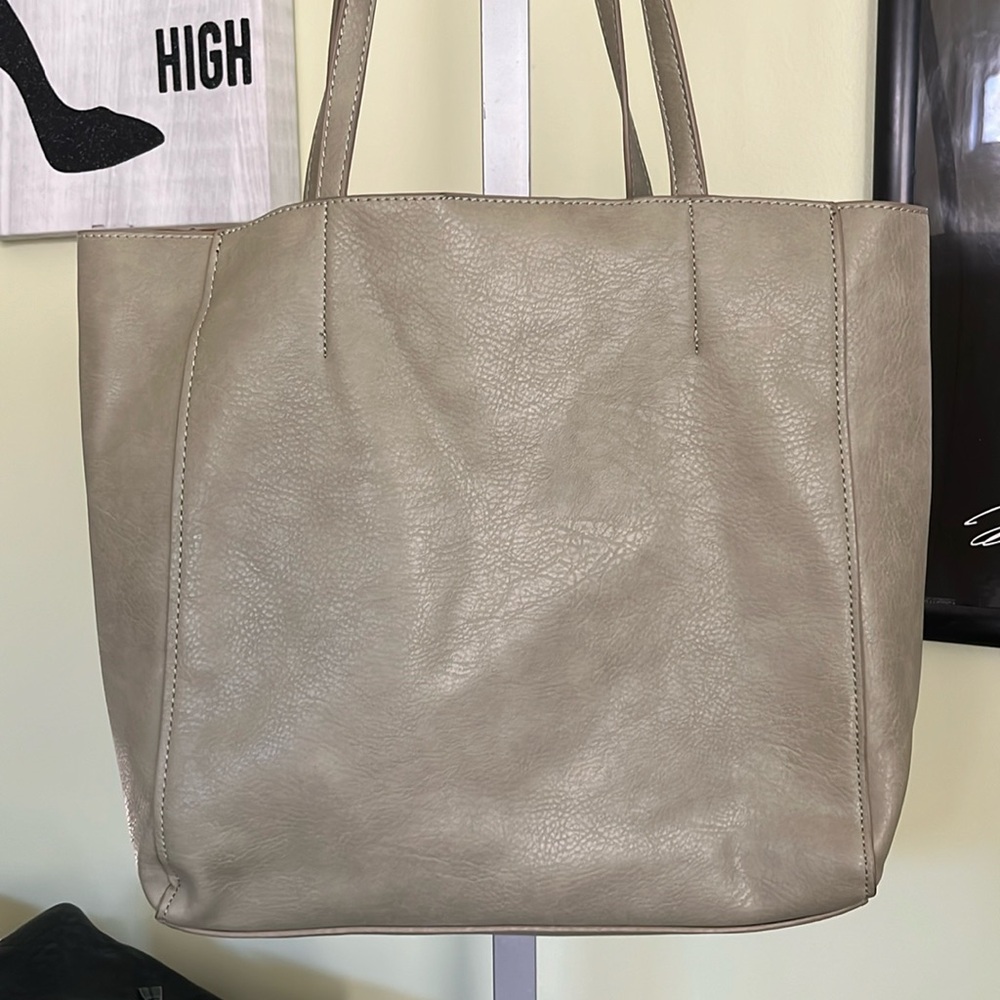 Olive green shoulder tote and pouch - Picture 4 of 13